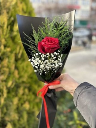 Tek Kırmızı Gül Buketi